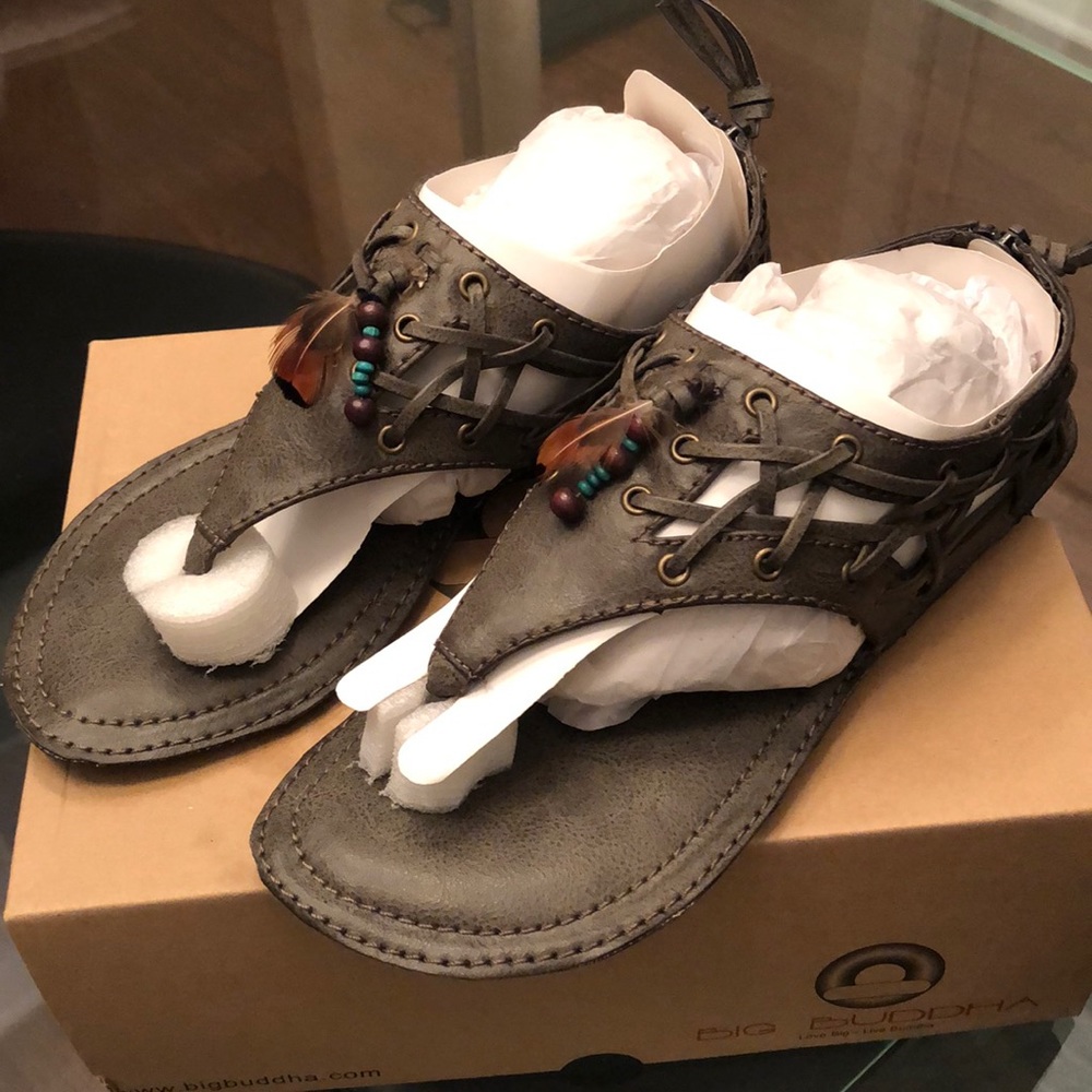 Sandals - Picture 1 of 3